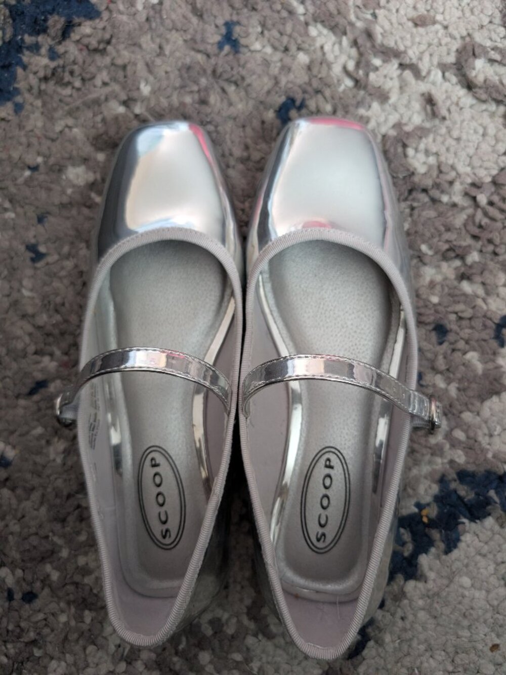 Pretty Close Toe Girls Silver Shoes Size 7